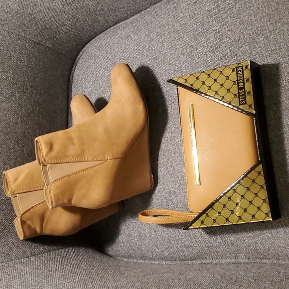 Tan Steve Madden Zipper Wallet - Picture 6 of 11